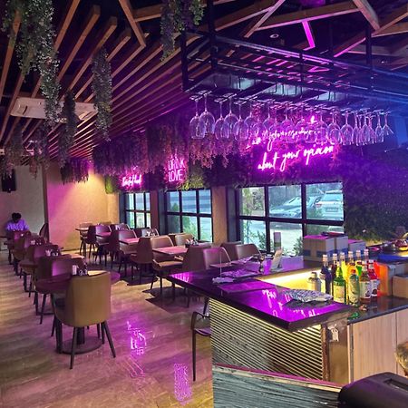 Hotel Merakee - Near Dahisar Mira Road Mumbai Exteriér fotografie