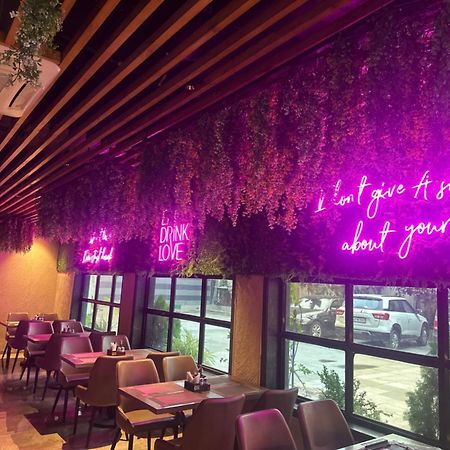 Hotel Merakee - Near Dahisar Mira Road Mumbai Exteriér fotografie