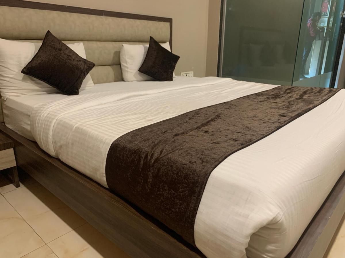 Hotel Merakee - Near Dahisar Mira Road Mumbai Exteriér fotografie