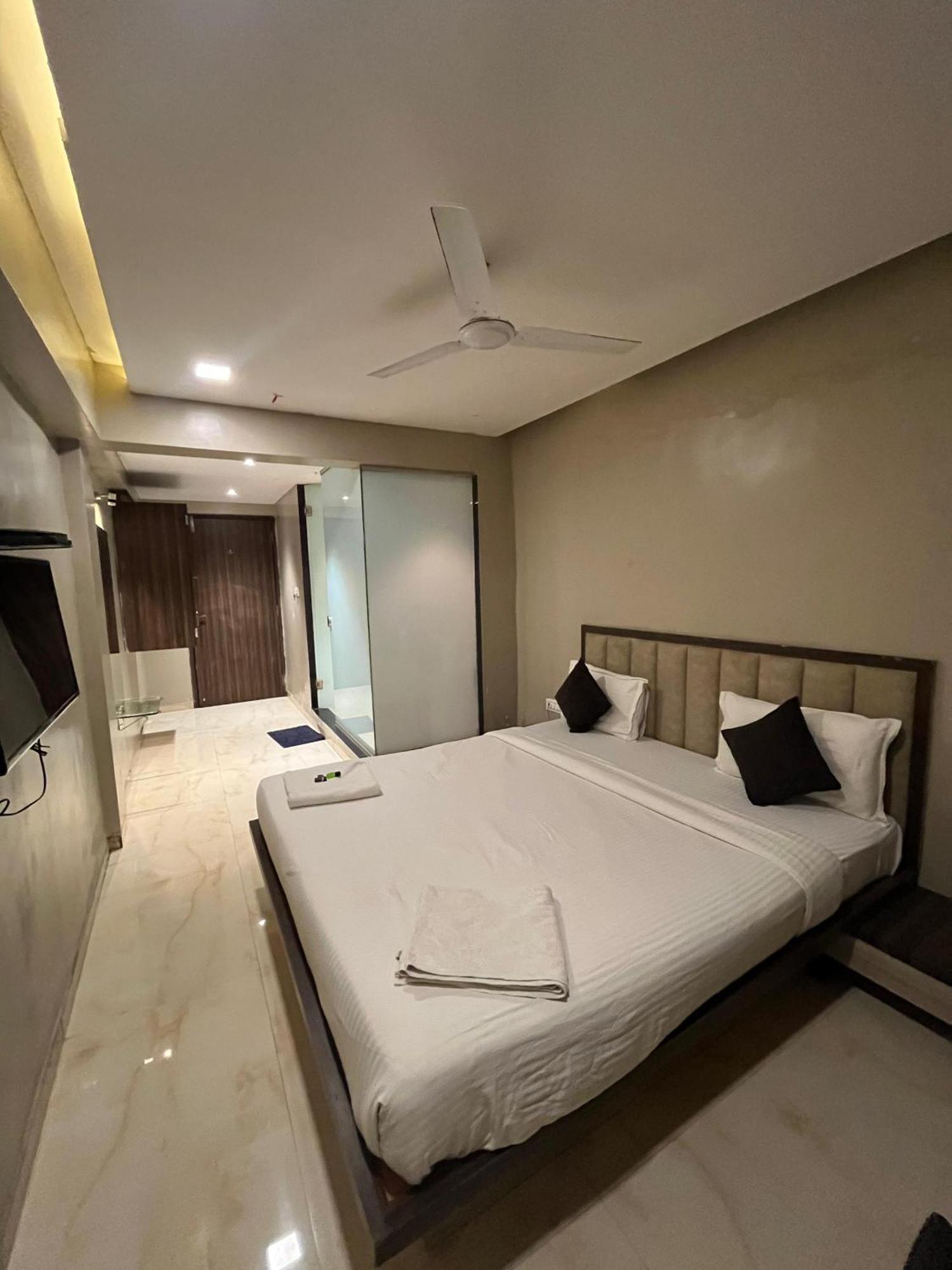 Hotel Merakee - Near Dahisar Mira Road Mumbai Exteriér fotografie