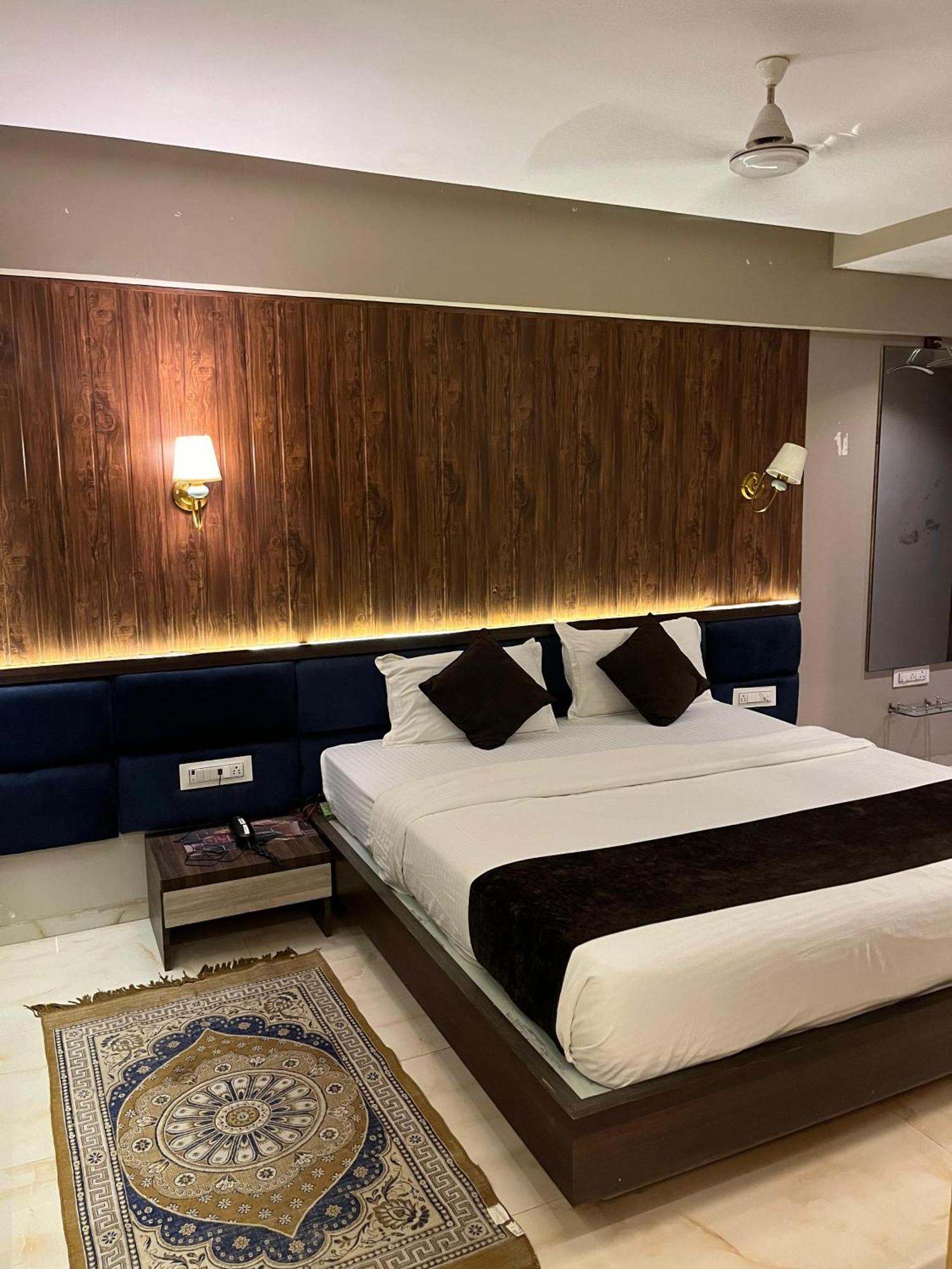 Hotel Merakee - Near Dahisar Mira Road Mumbai Exteriér fotografie